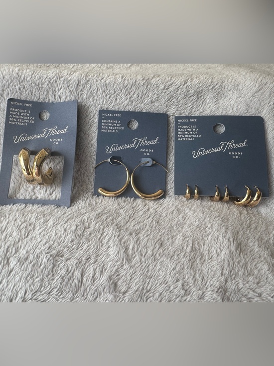 Universal Thread Jewelry - Lot of 5 Universal Thread Gold Toned Earrings 1 Trio Pack and 2 Singles